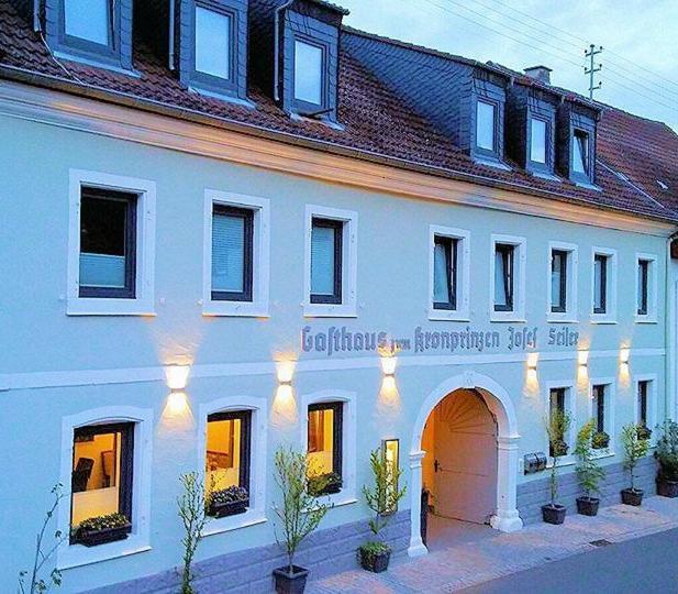 Zum Kronprinzen Hotel Garni Weyher Extérieur photo